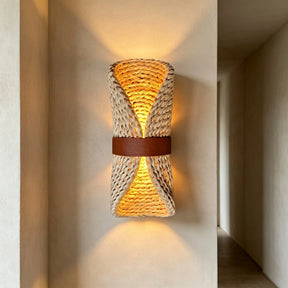 Luminária de Parede Vintage em Rattan
