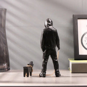 Ornamento Banksy - Homem e o Cachorro