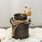 Vaso Vintage em Metal – Charme Europeu para sua Casa
